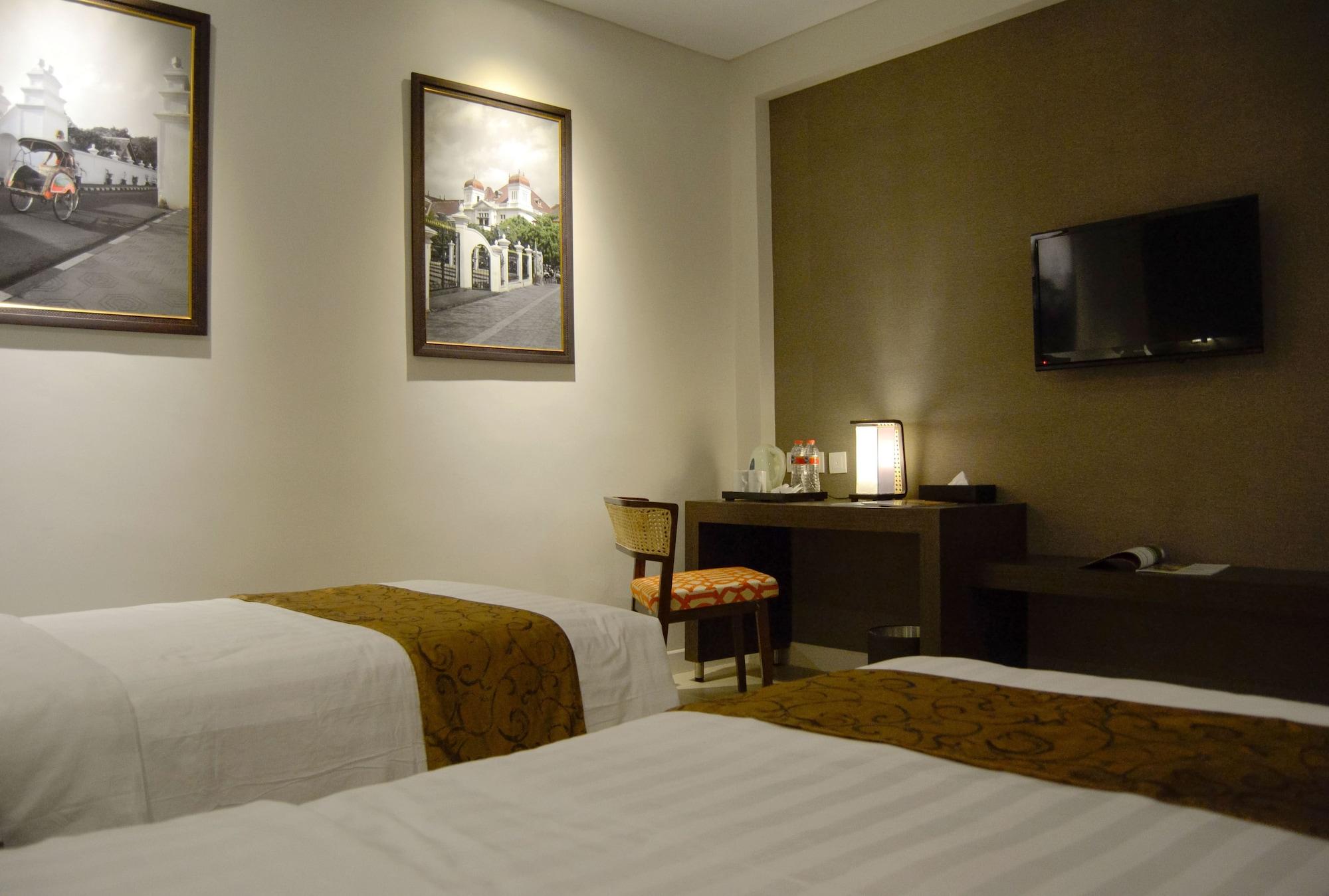 Tasneem Hotel Malioboro Джокьякарта Экстерьер фото