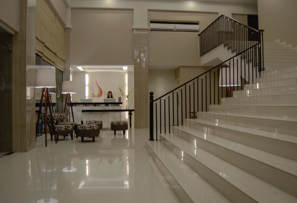 Tasneem Hotel Malioboro Джокьякарта Экстерьер фото